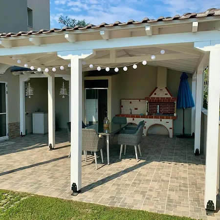 Vakantiehuis D&g Luxury Nikiti (Sithonia)